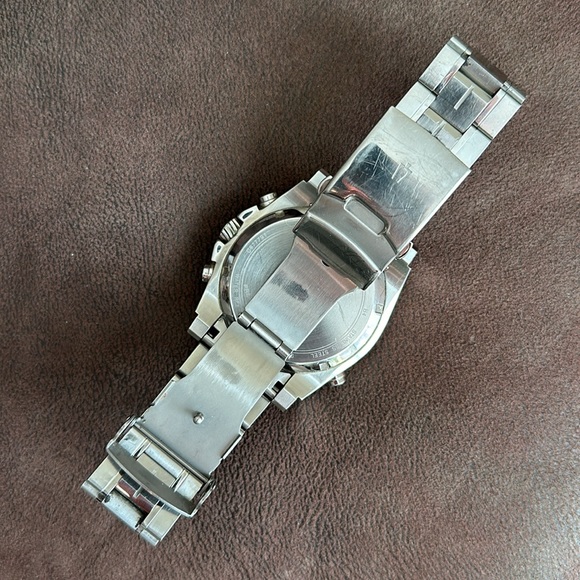 Bulova Precisionist Watch - Picture 5 of 9
